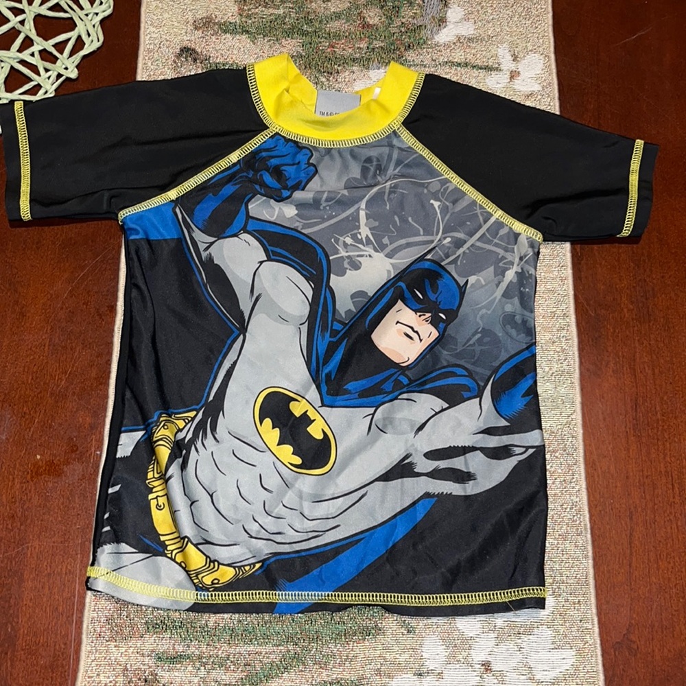 Batman Rash Guard Swim Shirt Boy Size 3T - Picture 2 of 5